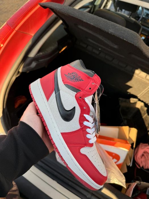 Jordan 1 retro Lost and Found