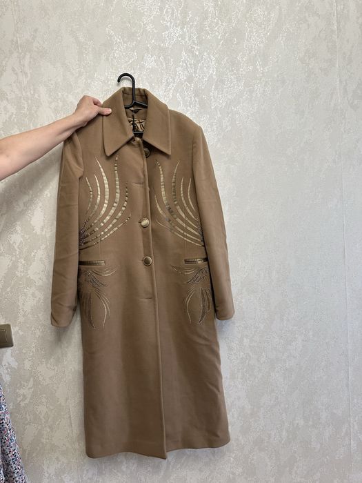 Срочно продам пальто новая