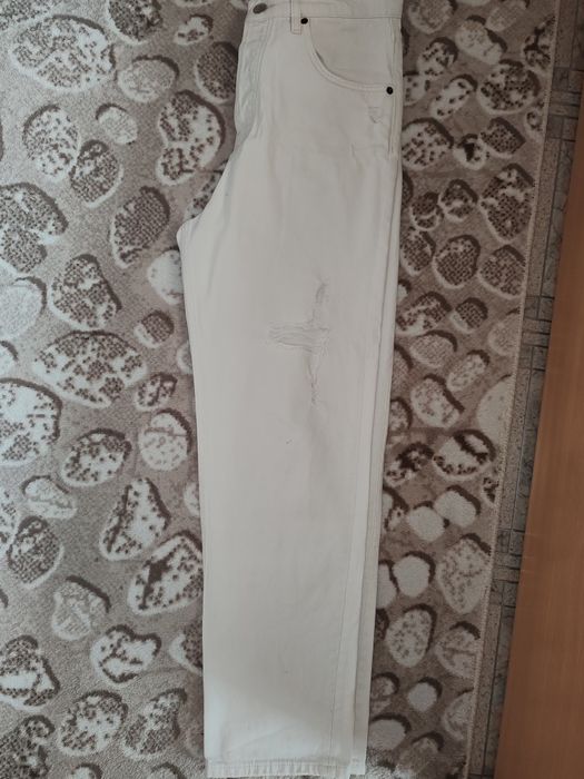 Бели дънки от Zara