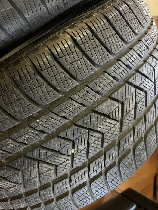 2x Anvelope Iarna Porsche Cayenne N0- Porsche Orig Pirelli 315 35 21