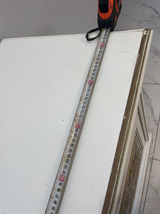 Камод под телевизором .