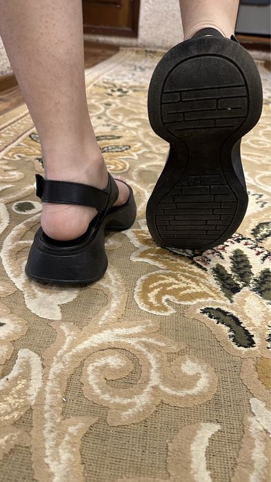 Летняя женская обувь сандали