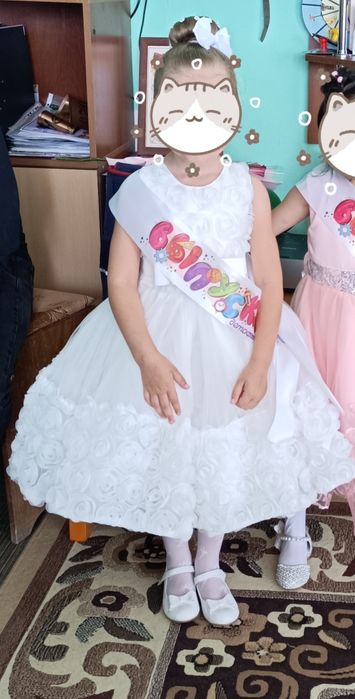 Платье нарядное.