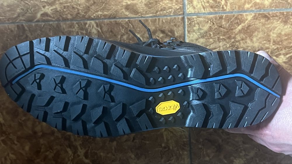 Продавъм: The North Face зимни обувки с GORE-TEX