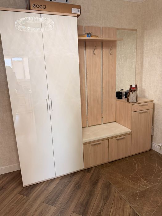 Продам шкаф в прихожую