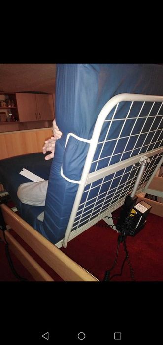 Inchiriez PAT medical electric cu saltea SPM ANTIESCARE