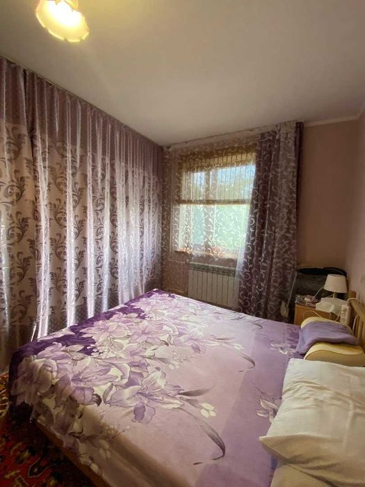 Продам 2 комнатную на 8 мкр