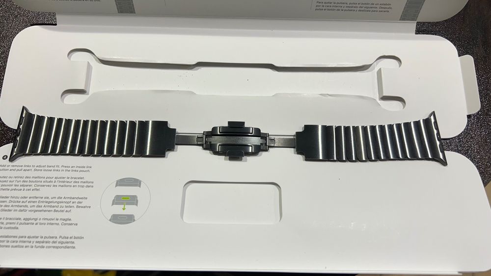 Продавам каишка - Apple space black stainless steel link bracelet
