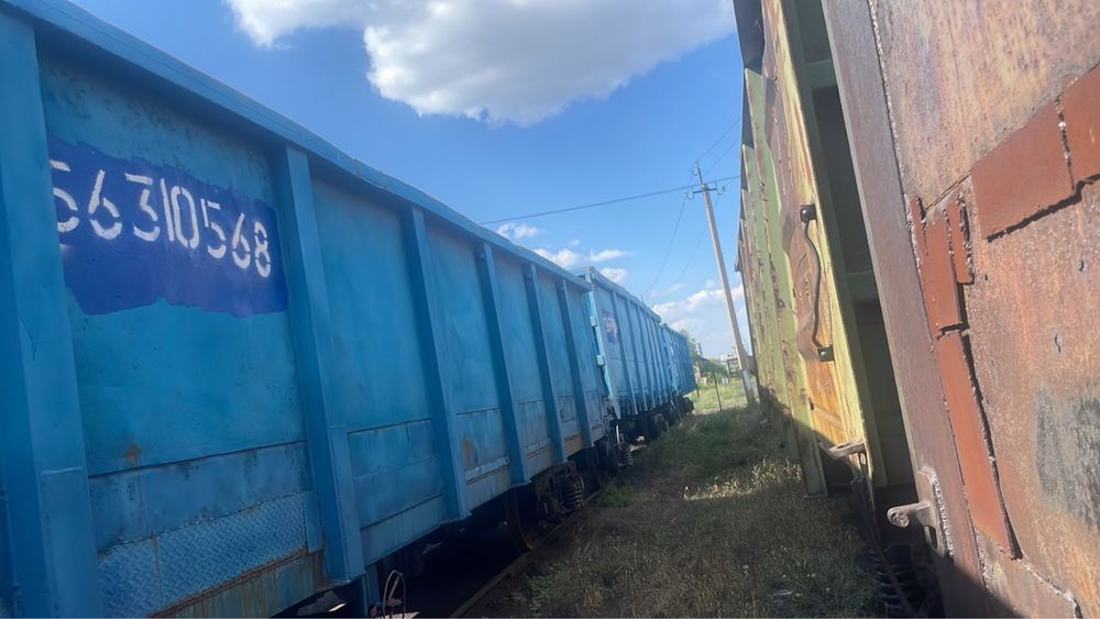 Продам полувагоны в кол-ве 12 единиц