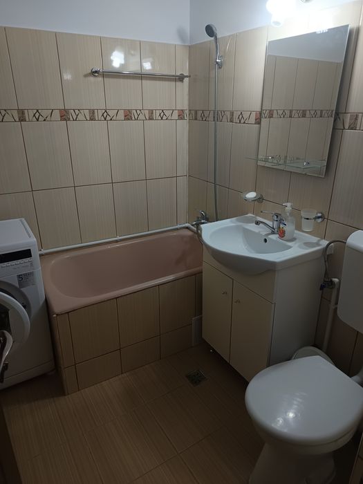Vand apartamane 2 camere