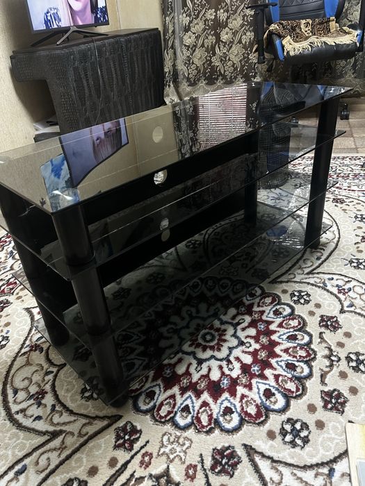 Тумбочка стеклянная