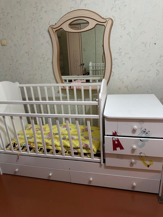 Детская кроватка