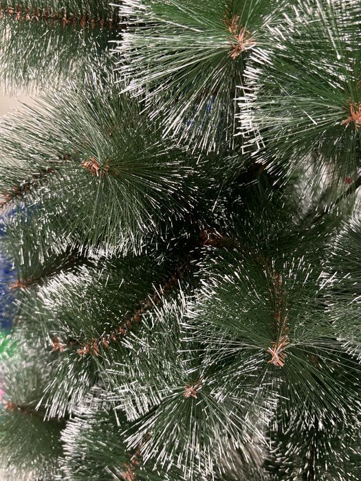 Продам елку в отличном состоянии