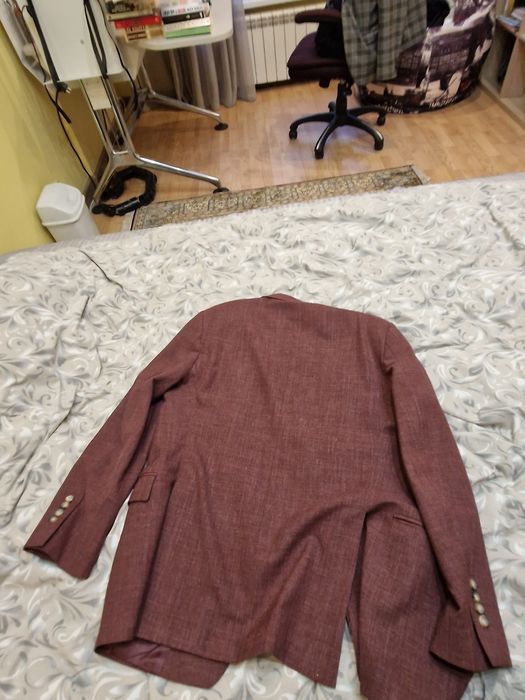 Пиджак Brooks Brothers совершенно новый.