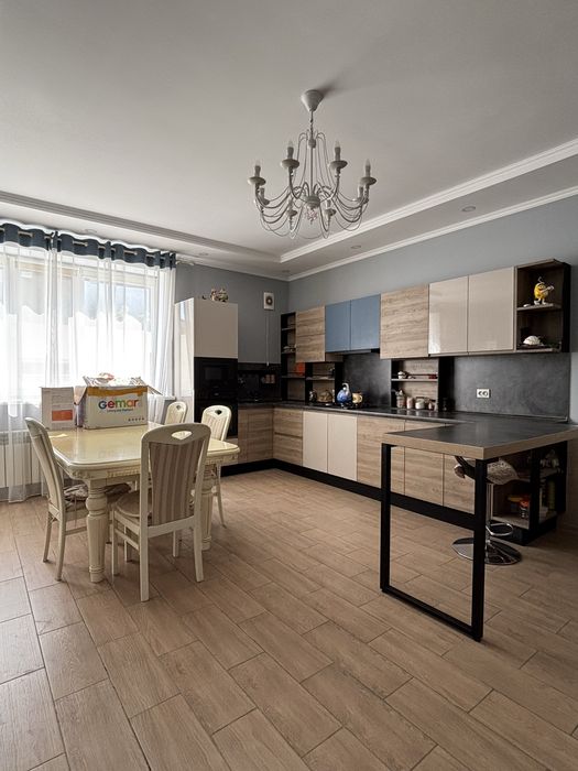 Продам коттедж по проспекту Абая