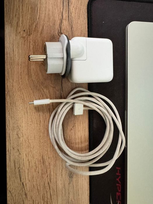 MacBook 16GB - 256GB M4