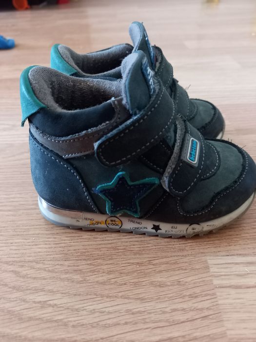 Кожаный осенний ботинки