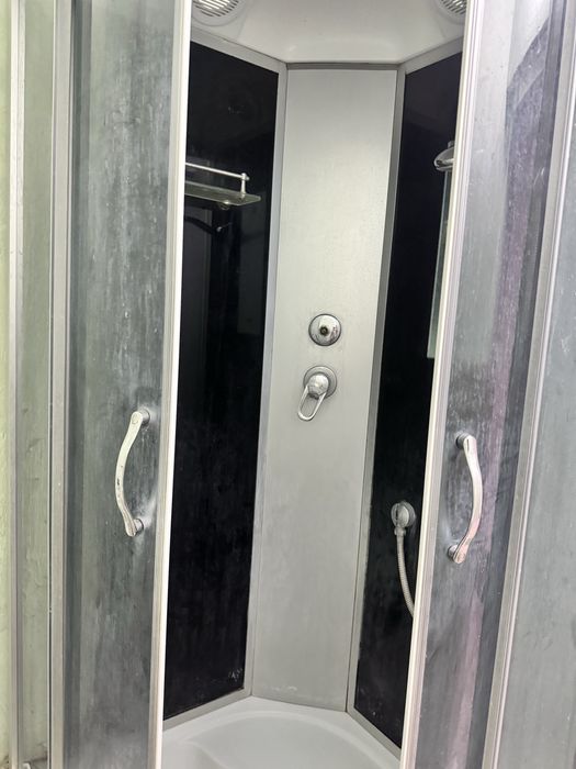Душевая кабина.