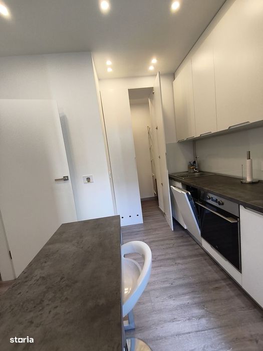 Birou și curte 100 mp in Centru, curte proprie și loc parcare.