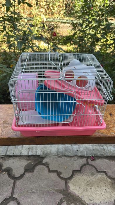 Продам клетки , подходят для хомячков