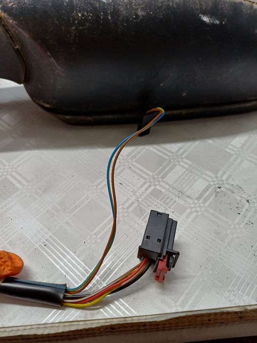 oglinda stanga audi a4 b8 - motorina 2010