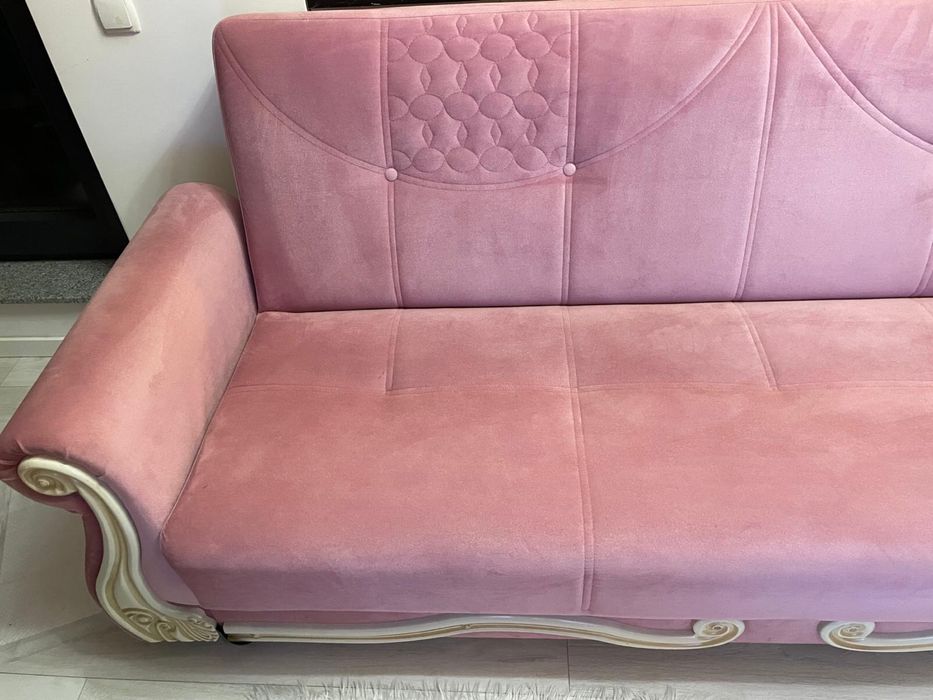 Canapea roz extensibila