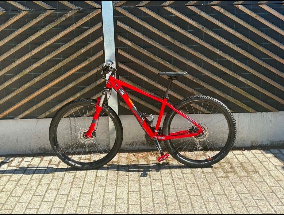 Vând bicicleta cube pe 27.5