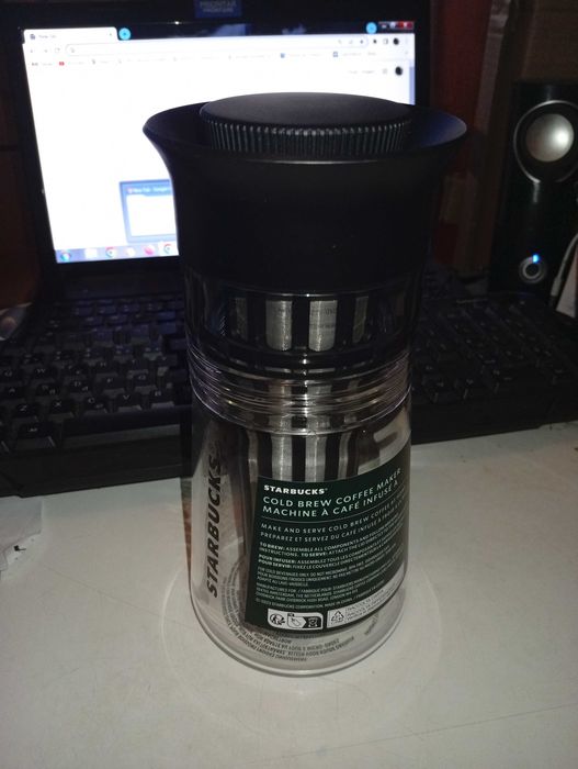 STARBUCKS Cold Brew Coffee Maker / recipient 710 ml pentru prepararea cafelei reci , 100% Original , Nou fara cutie .