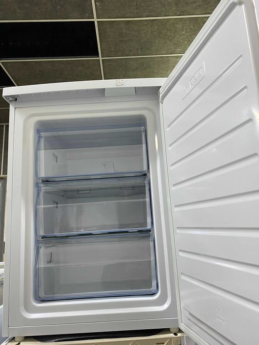 Самостоятелен фризер Инвентум VR600