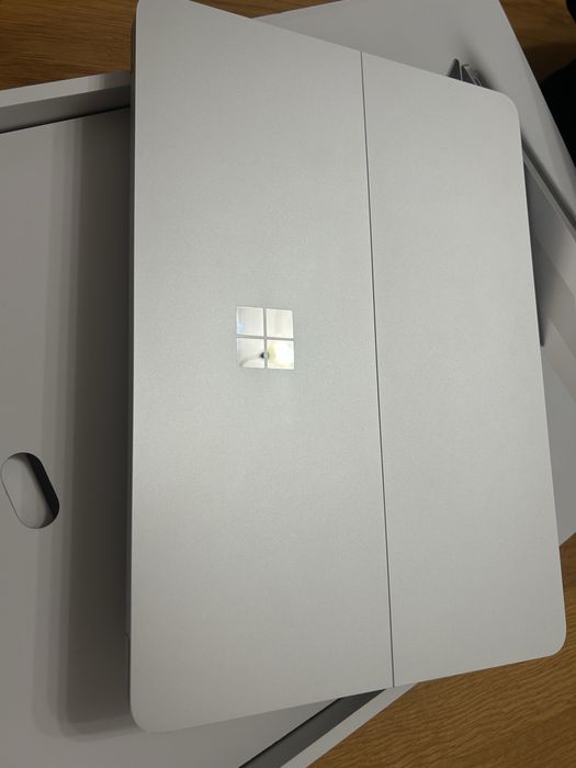 Microsoft surface laptop studio 2 13th gen , ram 1TB
