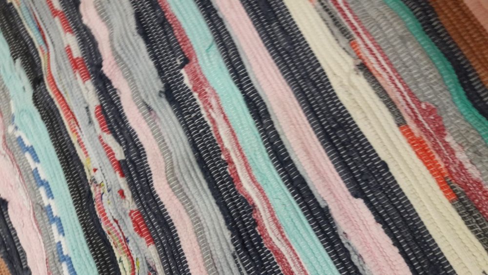 Килимче тип черга с ресни