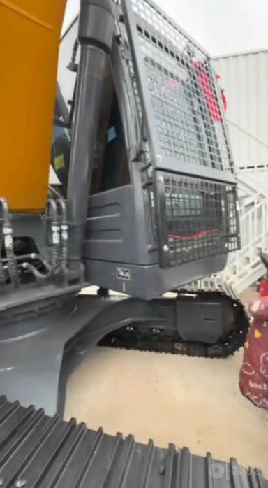 Экскаватор XCMG XE215D (Гусеничный)