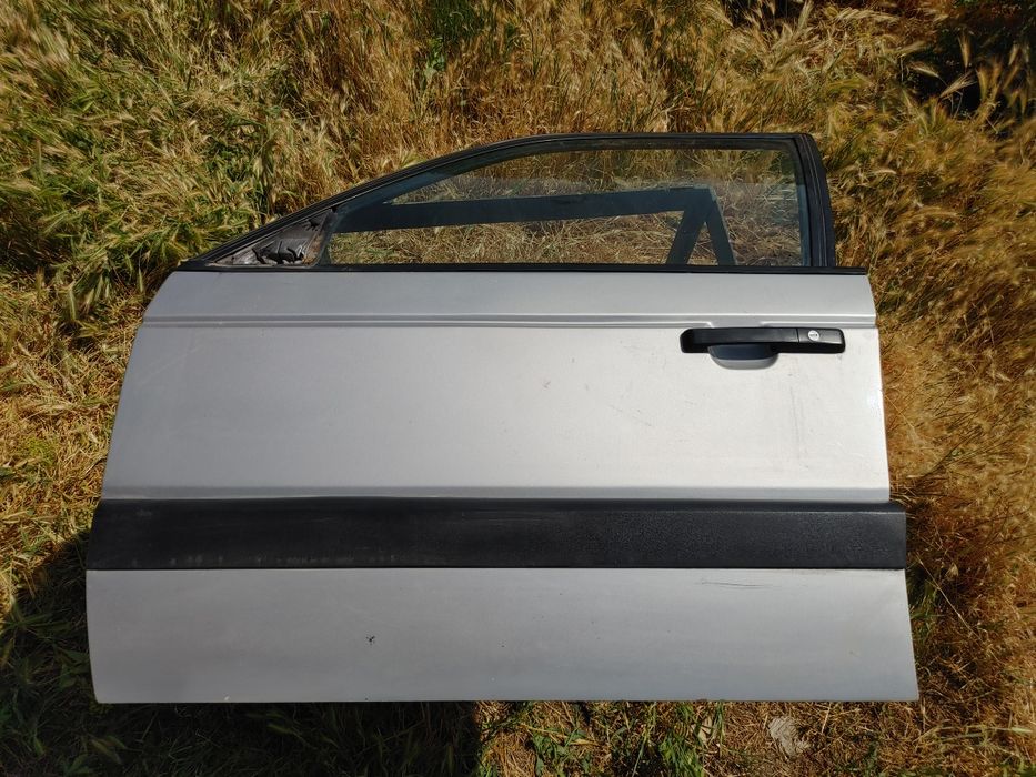 Кузовные запчасти на фольксваген Пассат Б3 в хорошем состоянии.