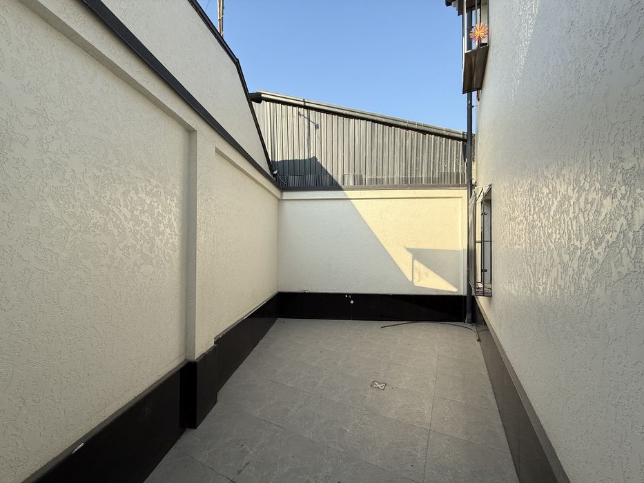 Ховлиси бор квартира сотилади!  Метро 2-чи бекат, Сергили