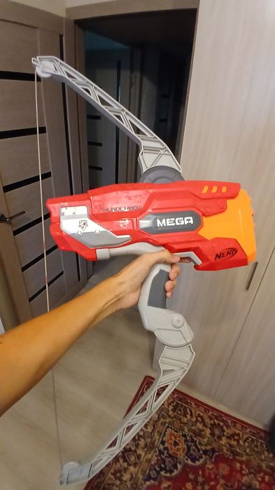 Бластер-лук Nerf MEGA Thunderbolt