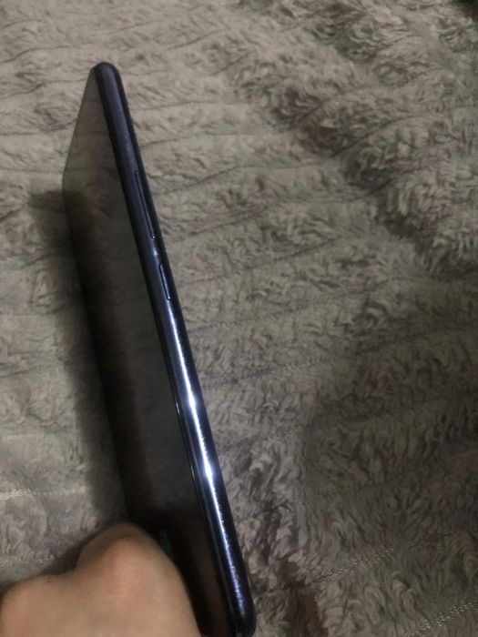 продам vivo V21e срочно