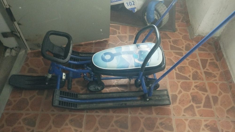 Продам санки детские
