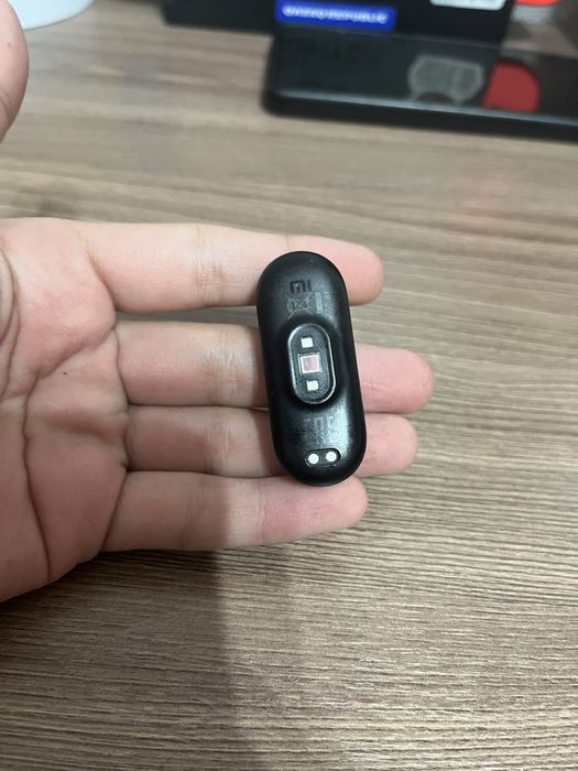 Продам часы mi bent