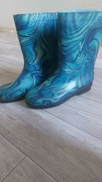 Резиновые сапоги