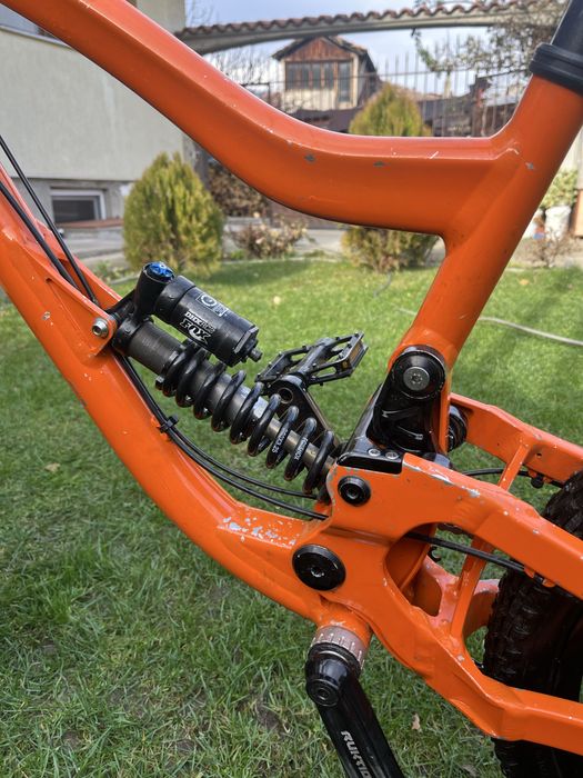 Downhill колело Nukeproof Scalp Boxxer Fox DHX