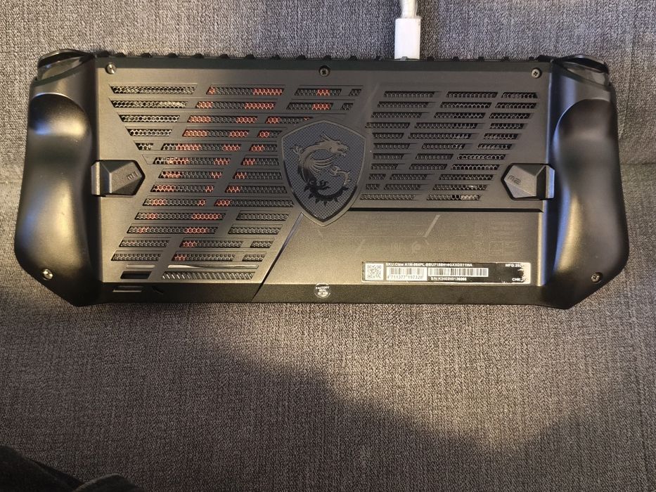 Consola gaming MSI Claw A1M - Intel Core Ultra 7, 16GB RAM, 512GB, Windows 11 SteamOS