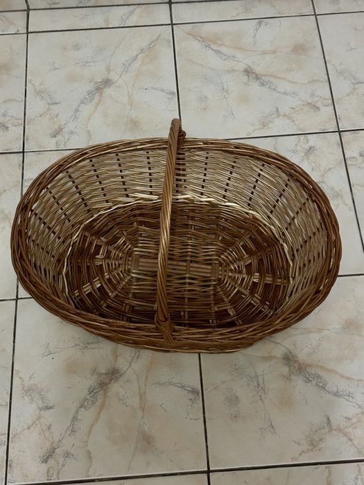 Cos impletit din nuiele