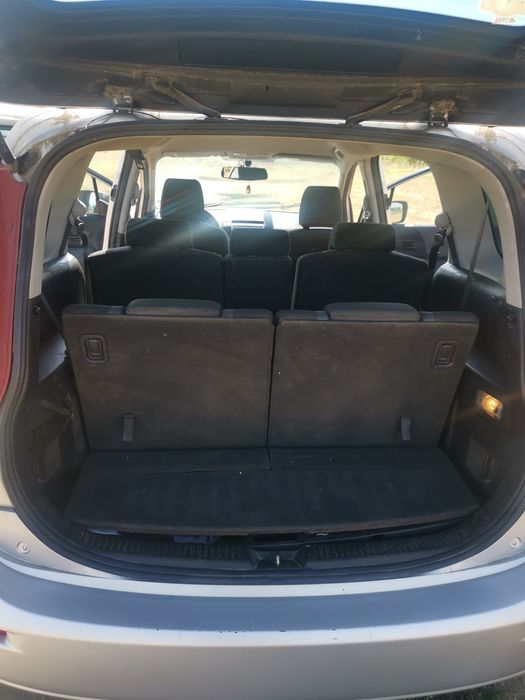 Мазда 5 1800куб. Газ, бензин 2005год.