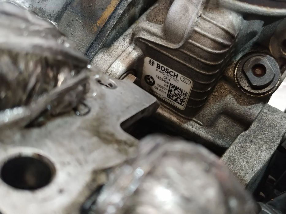 pompa inalta 2.0 d bmw seria 1 f20 f21 seria 5 f10 f11  0445010528  7823456-04