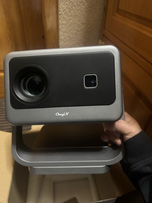 WiFiSmart проектор с вграден Android и приложения