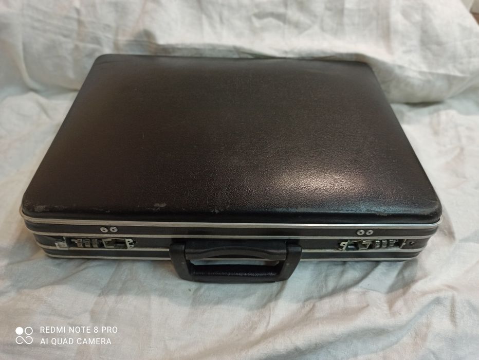 Дипломатически куфар