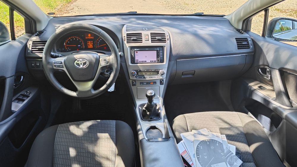 Toyota Avensis 1.8 Benzină 2011
