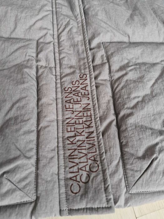 geacă cu puf nouă Calvin Klein pentru femei