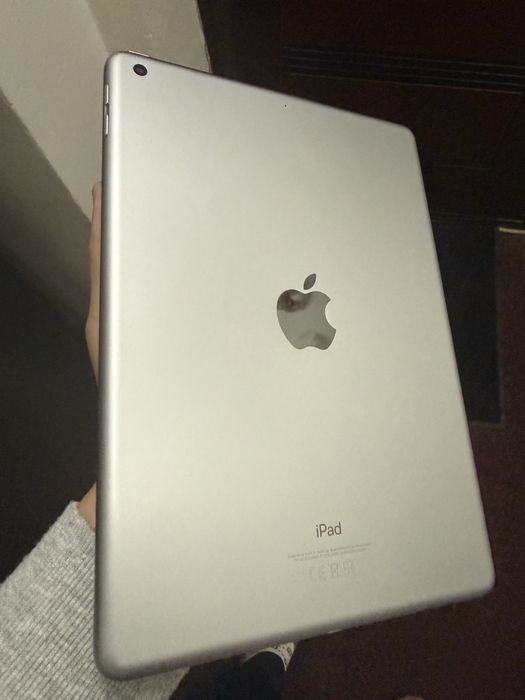 Ipad 6th generation 128gb ca noua + husa