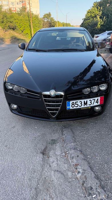 Продавам Alfa Romeo 159